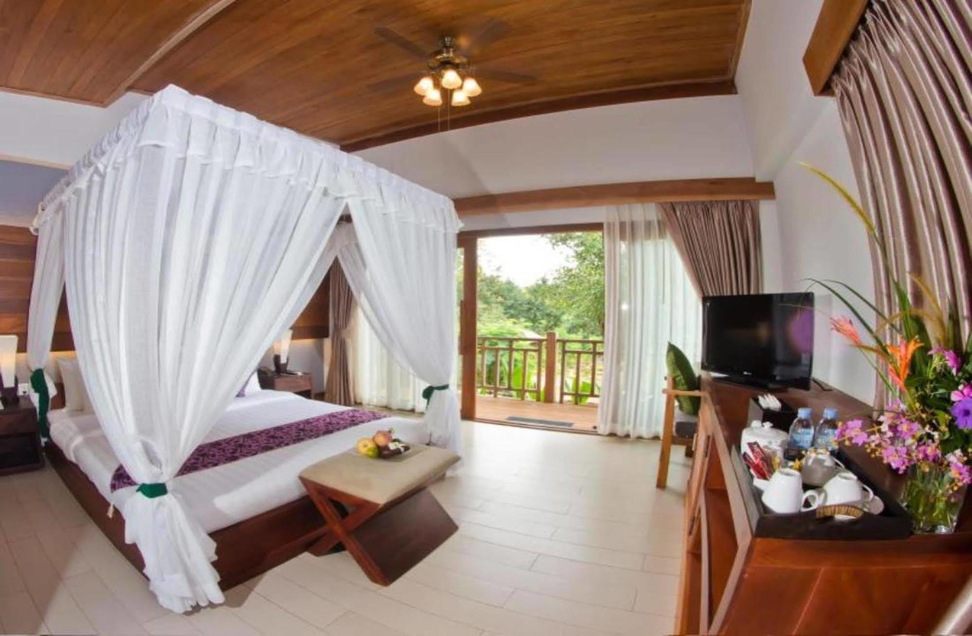 Mayura Hill Resort Sen Monorom Exterior foto